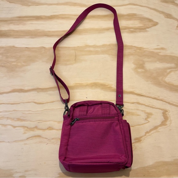 Lug RFID Convertible Crossbody Bag - Picture 7 of 12